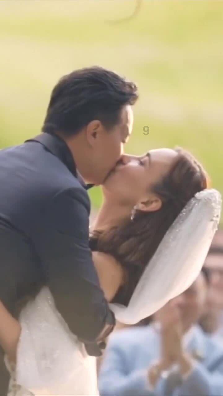 女朋友发朋友圈说难过伤心、是榴莲解决不了？游戏画面